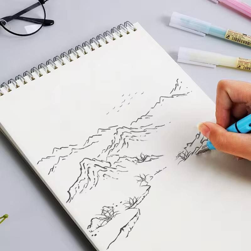 Drawing & Design White Sketchbook – 25 × 35 cm
