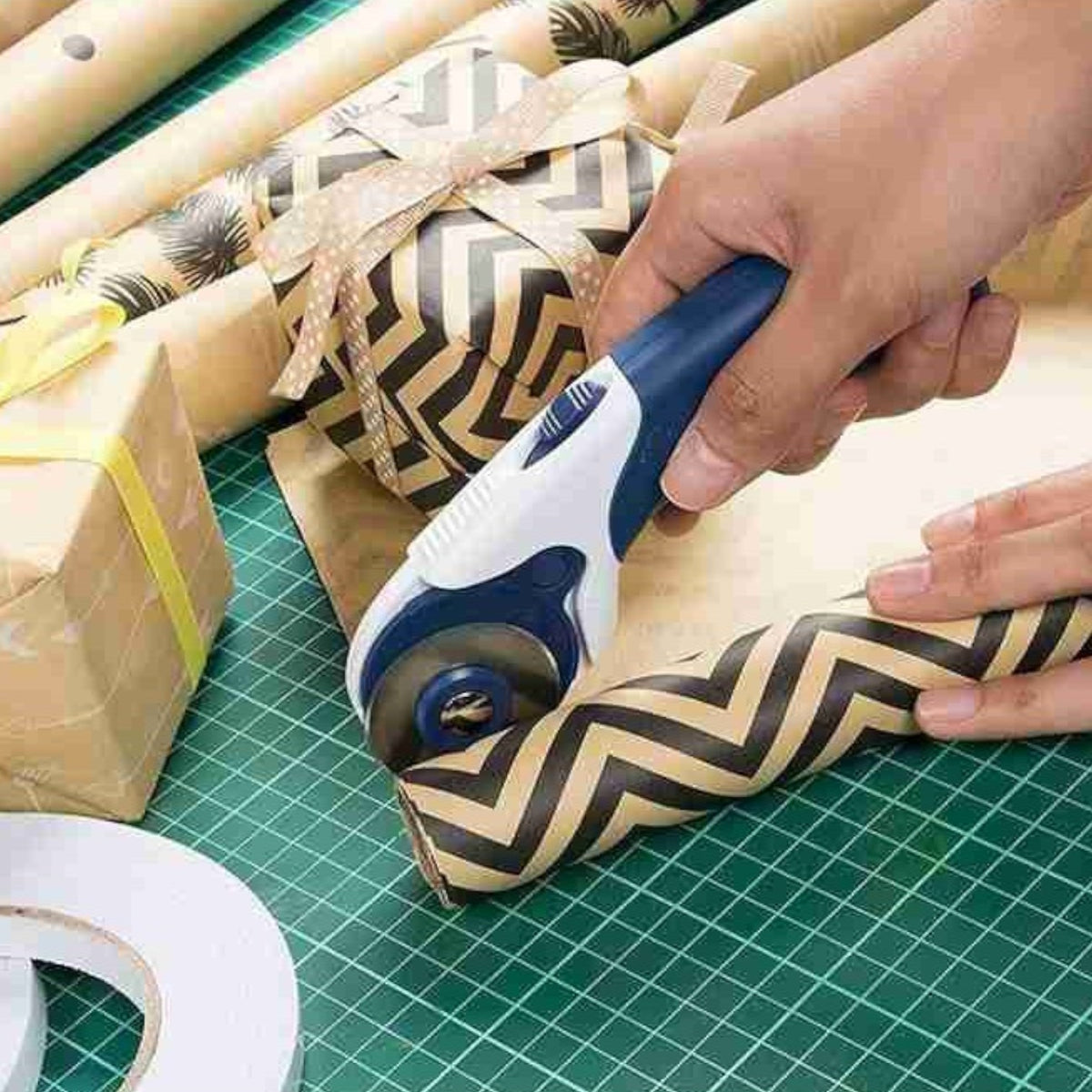 Keep Smiling Safety Button Circle Cutter Model I0068L