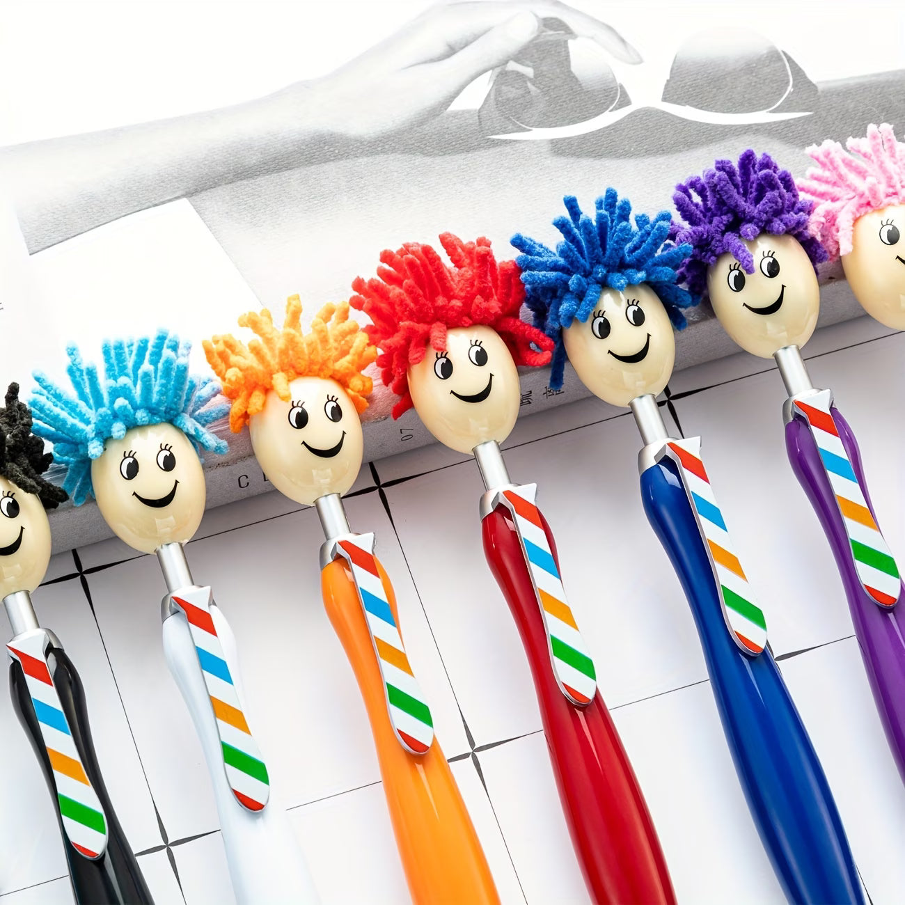 Retractable Fine Writing Tools. Made of plastic Featuring a Round Plastic Body - 1 Pen