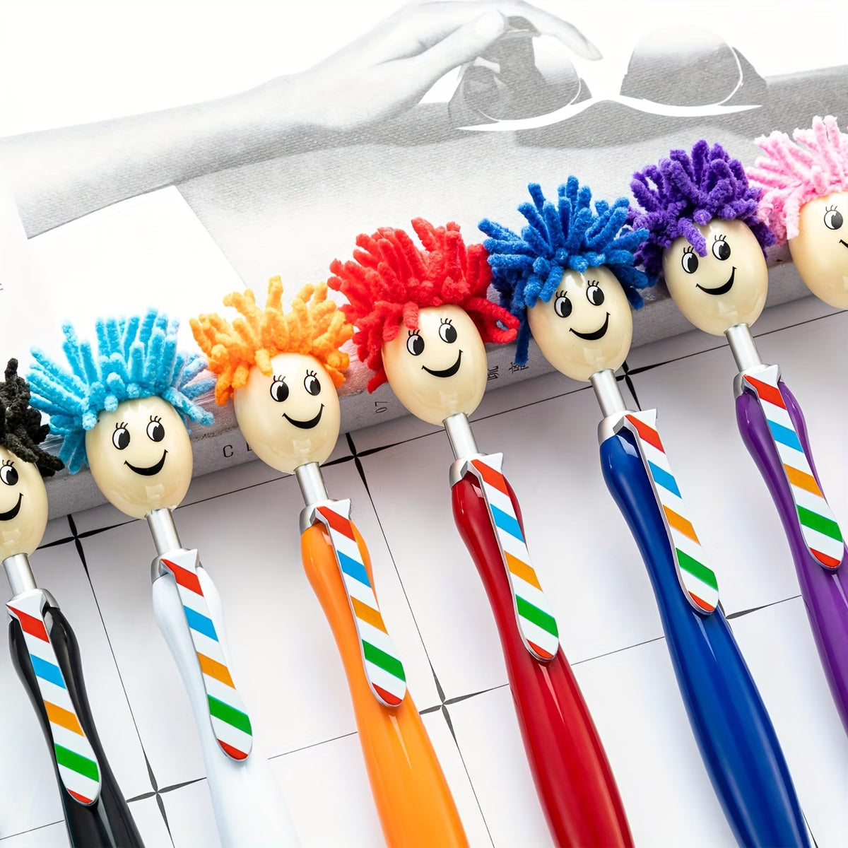 Retractable Fine Writing Tools. Made of plastic Featuring a Round Plastic Body - 1 Pen