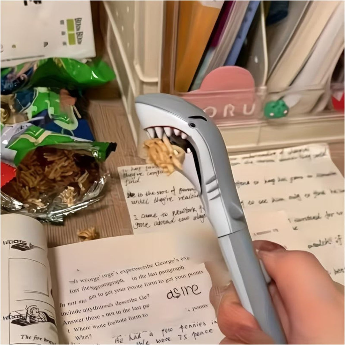 Shark-Shaped Ballpoint Pen, Retractable Fine Tip