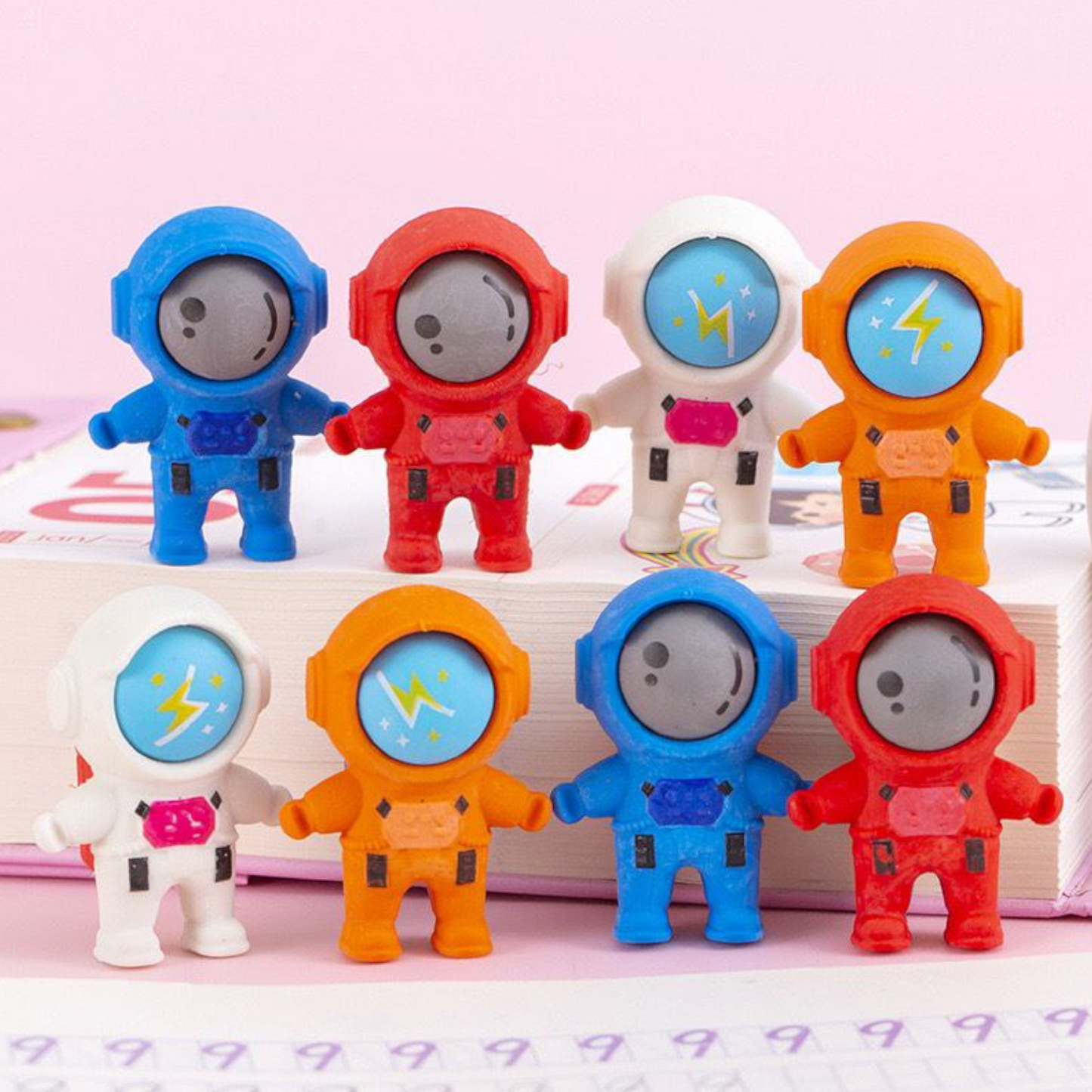 1 Piece of Random Color Big Colored Astronaut Design Eraser